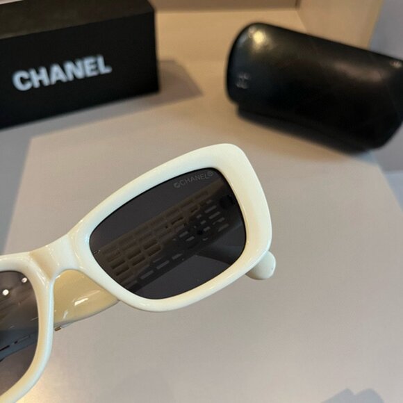 CHANEL Women\'s White Sunglasses